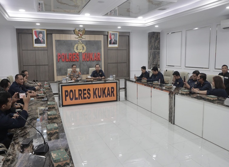 Audiensi dan silaturahmi antara Polres Kukar bersama PWI Kukar di Aula Makopolres Kukar (Dok. PWI Kukar)