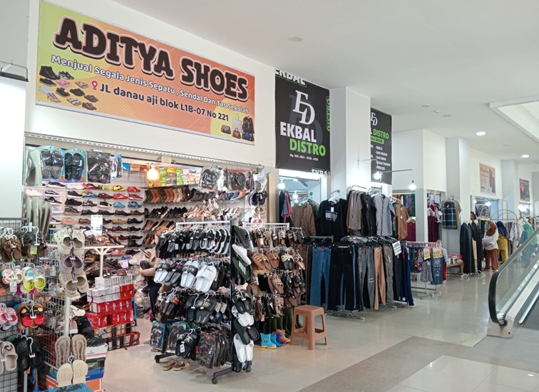 Penampakan jualan para pedagang di Pasar Tangga Arung Square. (Lingkar Kaltim/M. As'ari)