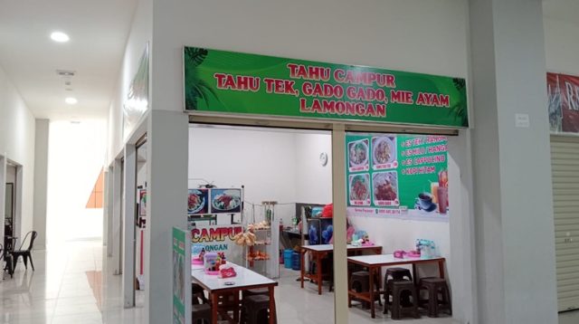 Warung Lamongan milik Takrip. (Lingkar Kaltim/M. As'ari)
