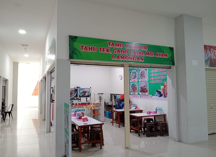 Warung Lamongan milik Takrip. (Lingkar Kaltim/M. As'ari)