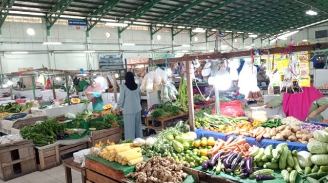 Gambaran bahan pokok dapur yang dijual di pasar. (Lingkar Kaltim/M. As'ari)