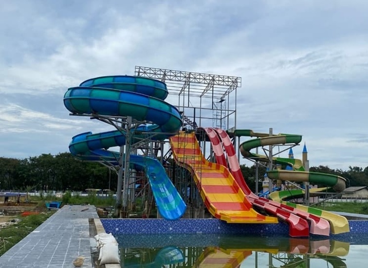 Proyek Waterboom di Pulau Kumala. (Lingkar Kaltim/M. As'ari)