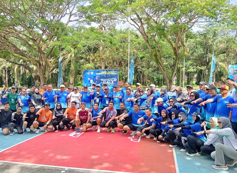 Para peserta Turnamen Aji Imbut Pickleball Club. (Lingkar Kaltim/M. As'ari)