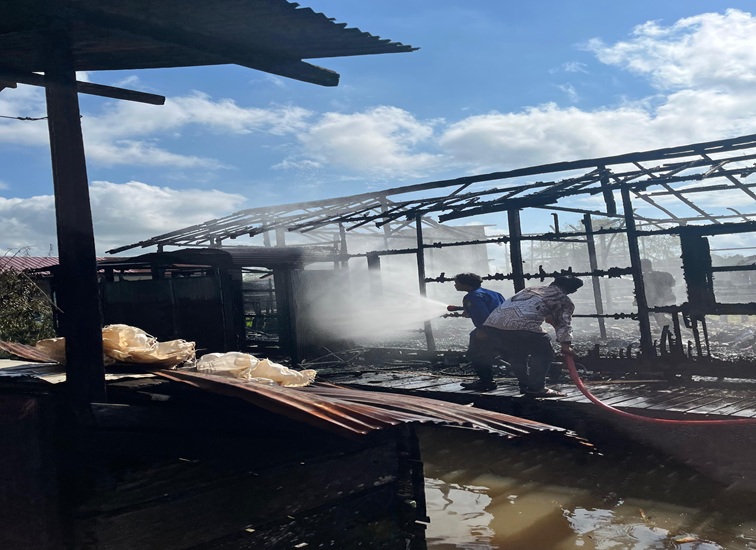Rumah Kayu ludes dilalap api, Jalan Syahran, RT 3, Desa Segihan, Kec. Sebulu, Rabu (3/6/26). (Doc. Redkar Segihan)
