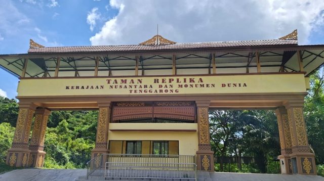 Taman Replika Kerajaan Nusantara, Sabtu (6/6/26). (Dilla/lingkarkaltim)