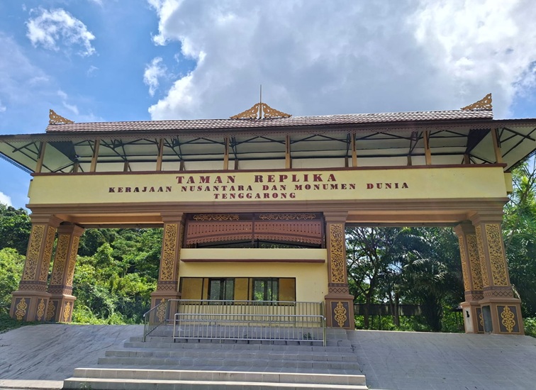 Taman Replika Kerajaan Nusantara, Sabtu (6/6/26). (Dilla/lingkarkaltim)