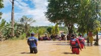Kondisi Banjir di KM 8 Jalur 2 Tenggarong-Samarinda KM8, Selasa (9/6/26). (Doc. Damkar Matan Kukar).