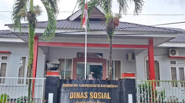Kantor Dinas Sosial, Jl. Cut Nyak Dien, Kamis (25/6/26). (Dilla/lingkarkaltim)