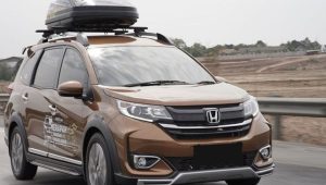 Ilustrasi Honda BR-V saat menggunakan roof box