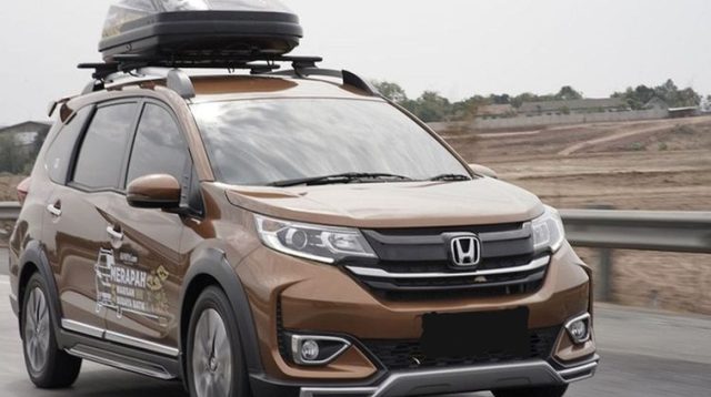 Ilustrasi Honda BR-V saat menggunakan roof box