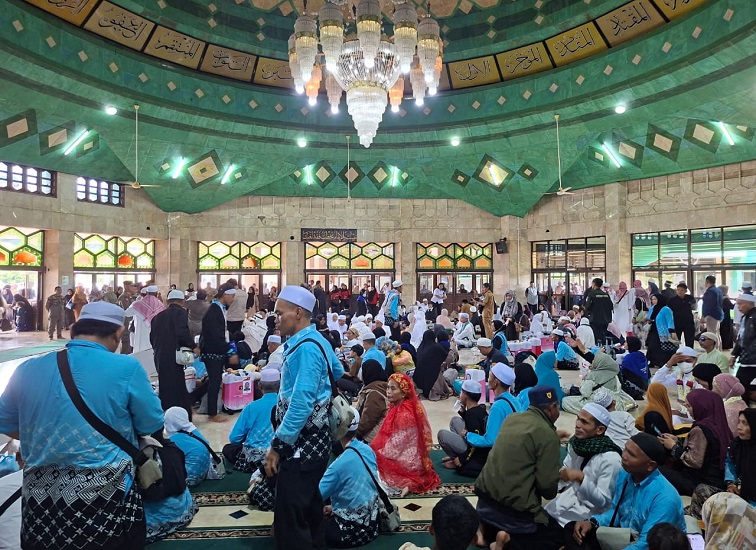 Kedatangan rombongan Jamaah Haji Kukar di Masjid Agung Sultan Sulaiman, Tenggarong, Senin (15/6/26). (Dilla/lingkarkaltim).