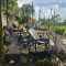 Situasi rumah kayu hangus terbakar dan tahap pendinginan, Jumat (26/6/26). (Doc. Polsek Loa Janan)