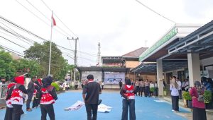 Aksi TRC PPA Kaltim geruduk Kemenag Kukar, Jalan Muso Bin Salim, Tenggarong, Senin (15/6/26). (Dilla/lingkarkaltim)