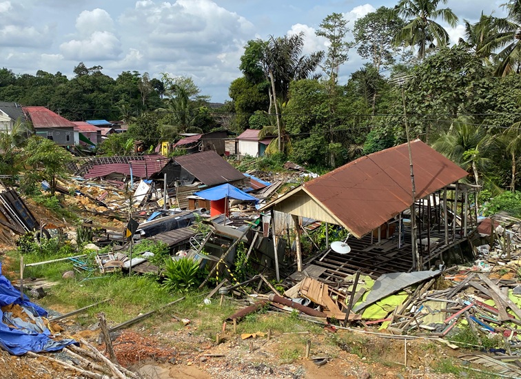 Rumah Warga Terdampak Longsor, Senin (1/6/2026) (Rizki/Lingkar Kaltim)