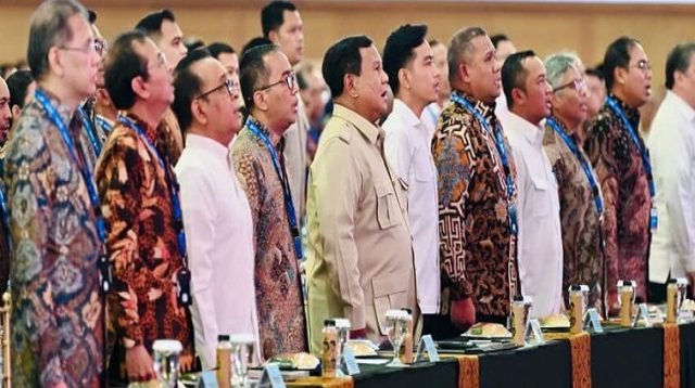 Presiden Prabowo bersama guru besar, rektor, ilmuwan, peneliti, serta pemangku kepentingan dari berbagai sektor saat mengikuti pembukaan Sarasehan Kebangsaan Konvensi Sains, Teknologi, dan Industri Indonesia (KSTI) Tahun 2026 di Jakarta International Convention Center (JICC)