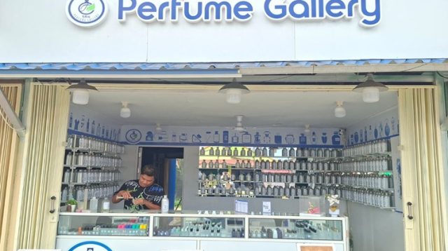 Toko Tita Perfume Gallery, Jalan Kihajar Dewantara, Tenggarong, Rabu (10/6/26). (Dilla/lingkarkaltim)