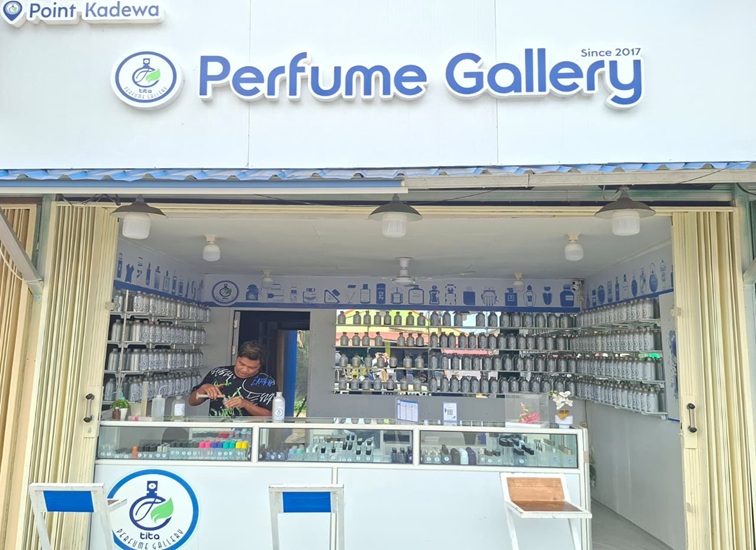 Toko Tita Perfume Gallery, Jalan Kihajar Dewantara, Tenggarong, Rabu (10/6/26). (Dilla/lingkarkaltim)