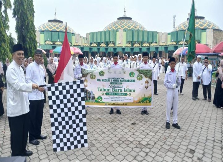 Pelepasan Pawai 1 Muharram 1448 Hijriah di Masjid Agung Sultan Sulaiman Tenggarong. Selasa, (16/6/2026) (Lingkar Kaltim/M. As'ari)