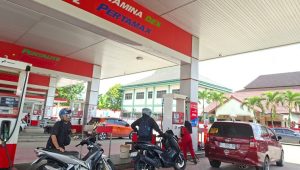 SPBU Timbau, Jalan Robert Wolter Mongonsidi, Tenggarong, Rabu (10/6/26). (Dilla/lingkarkaltim)