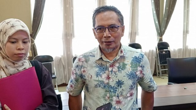 Salah satu warga Warung Panjang Kelurahan Bukit Merdeka, Abdul Ghani. (Lingkar Kaltim/M. As'ari)