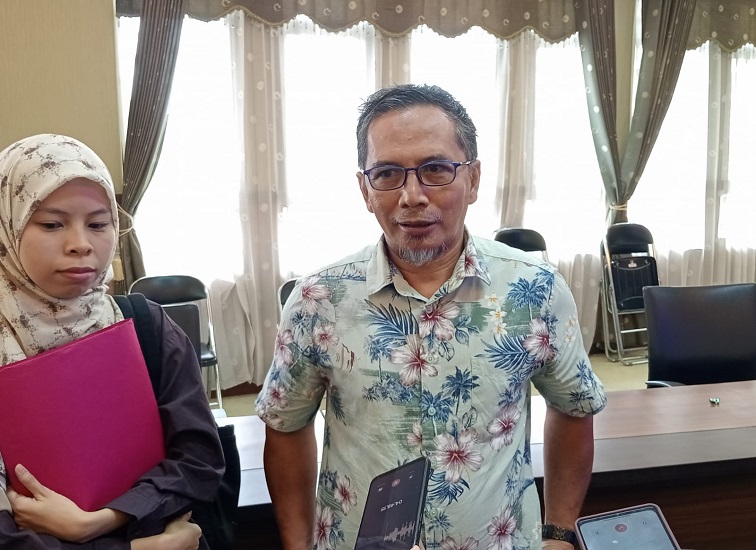 Salah satu warga Warung Panjang Kelurahan Bukit Merdeka, Abdul Ghani. (Lingkar Kaltim/M. As'ari)