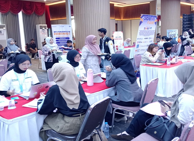 Job Fair 2026 di Gedung Puteri Karang Melenu Tenggarong Seberang. (Lingkar Kaltim/M. As'ari)