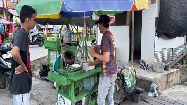 Es Dawet milik Achmad Zainurdin, Sabtu (4/7/2026) (Rizki/Lingkarkaltim)