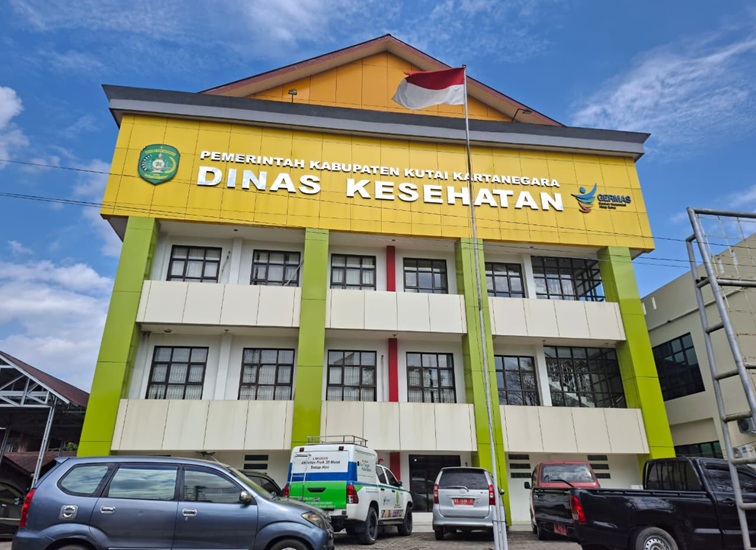 Kantor Dinas Kesehatan (Dinkes), Jalan. Cut Nyak Dien, Tenggarong, Kamis (9/7/26). (Dilla/lingkarkaltim)