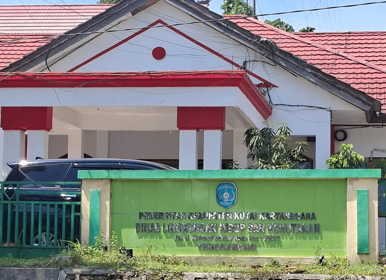 Kantor DLHK Kukar, Jalan H. Ahmad Dahlan, Tenggarong, Kamis (9/7/26). (Dilla/lingkarkaltim)