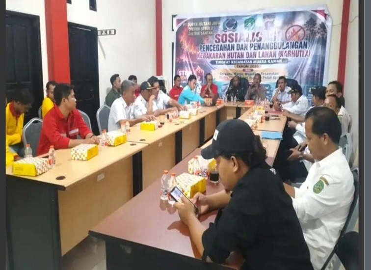 Suasana pertemuan Antara Pihak Polsek dan Kecamatan terkait penanganan karhutla, Kamis (2/7/26). (Doc. Humas Polres Kukar)