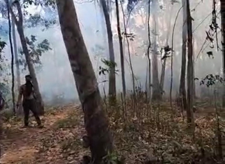 Situasi Kondisi terkini lahan terbakar di Jembayan Tengah Jalan Alhidayah, Kec. Loa Kulu, Kukar, Jumat (10/7/26).