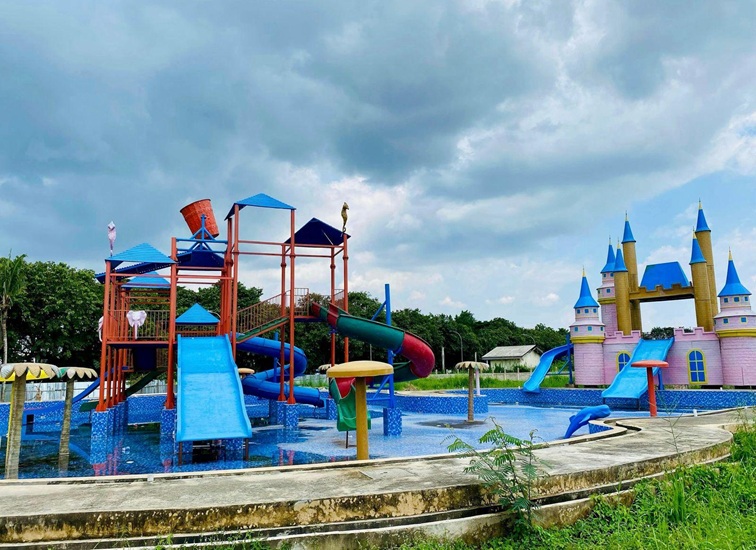 Pembangunan Waterboom, Selasa (14/7/2026) (Rizki/Lingkarkaltim)