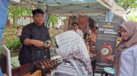 Stan Expo Jam Tangan dan Kacamata Menggeris, Tenggarong, Rabu (29/7/26). (Dilla/lingkarkaltim)