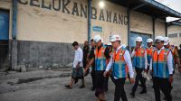 Menteri Perhubungan, Dudy Purwagandhi saat meninjau Pelabuhan Celukan Bawang, di Kabupaten Buleleng, Bali, Kamis (9/7/2026)