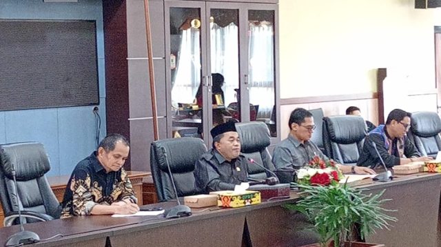 Ketua DPRD Kukar Ahmad Yani saat memimpin RDP. (Lingkar Kaltim/M. As'ari)