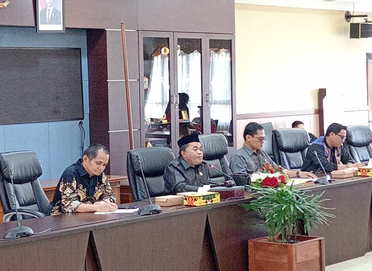 Ketua DPRD Kukar Ahmad Yani saat memimpin RDP. (Lingkar Kaltim/M. As'ari)