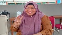 Kepala SMP Negeri 3 Tenggarong, Sariyani. Senin, (6/7/26) (Lingkar Kaltim/M. As'ari)