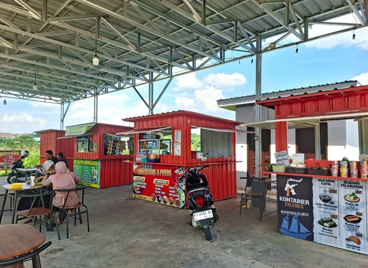 Food Court Desa Teluk Dalam, Jalan. Kereta Gantung, Kec. Tenggarong Seberang, Sabtu (11/7/26). (Dilla/lingkarkaltim)