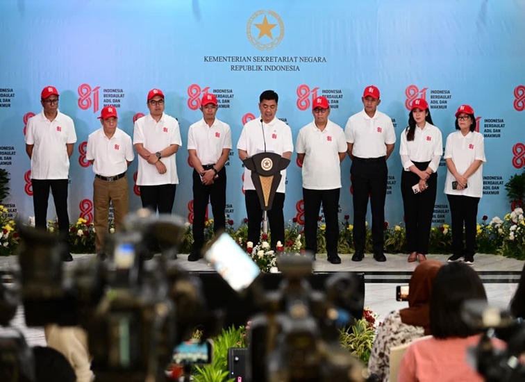 Wakil Menteri Sekretaris Negara Juri Ardiantoro dalam Konferensi Pers Bulan Kemerdekaan Tahun 2026 di Gedung Utama Kementerian Sekretariat Negara, Jakarta, Jumat, 31 Juli 2026.