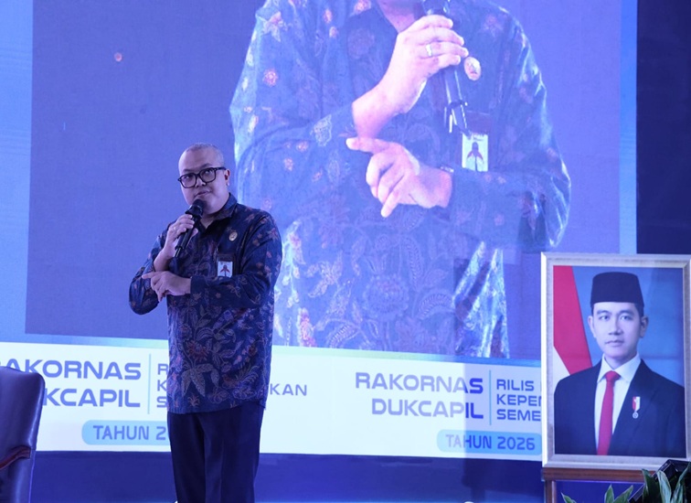 Plt. Deputi Bidang Transformasi Digital Pemerintah Kementerian PANRB Cahyono Tri Birowo saat Rapat Koordinasi Nasional Kependudukan dan Pencatatan Sipil serta Rilis Data Kependudukan Semester I Tahun 2026 yang diselenggarakan oleh Kementerian Dalam Negeri di Jakarta, Selasa (4/8/2026).