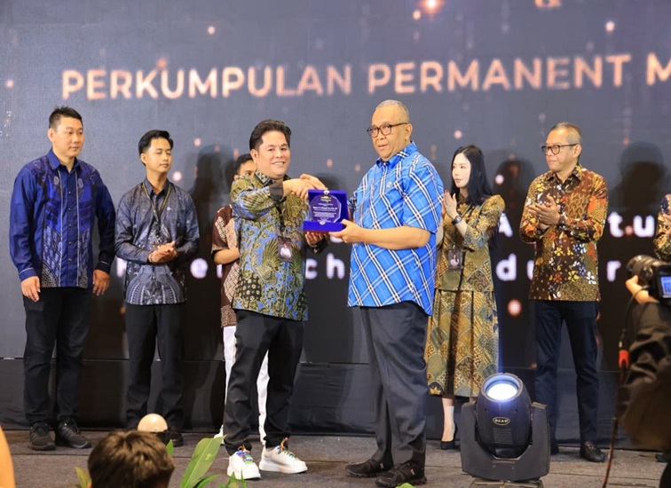 Wakil Menteri Ketenagakerjaan Afriansyah Noor, saat menghadiri peresmian Perkumpulan Permanent Makeup Indonesia dan Lembaga Sertifikasi Profesi (LSP) Permanent Makeup Indonesia di Jakarta, Minggu (23/8/2026). (Dok. kemnaker.go.id)