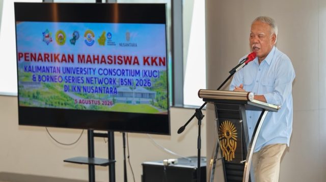 Dirangkai dengan peninggalan jejak hijau di Nusantara, Kepala Otorita IKN, Basuki Hadimuljono, meresmikan kegiatan penarikan mahasiswa KKN Bersama Kalimantan Universitas Consorsium (KUC)—Borneo Studies Network (BAN) Tahun 2026, Rabu (05/08/2026).