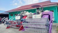Alsintan yang didapatkan oleh 5 kecamatan Kukar untuk mendukung produktivitas pertanian, diberikan di BBI Desa Rempanga, Kamis (6/8/2026). (M. As'ari/Lingkarkaltim)