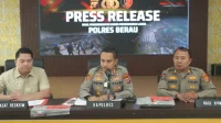 Kapolres Berau AKBP Ridho Tri Putranto dalam konferensi pers yang digelar di Mapolres Berau, Jumat (21/8/2026).(Dok.Polda Kaltim)