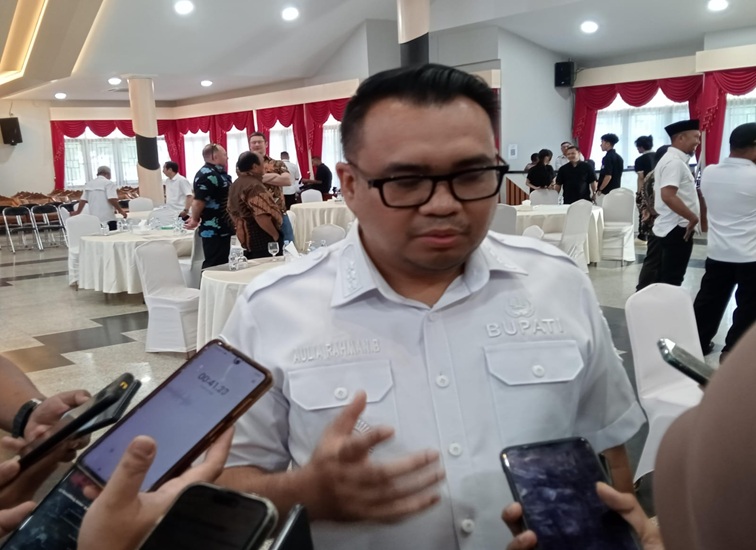 Bupati Kukar dr. Aulia Rahman Basri. (M. As'ari/Lingkarkaltim)
