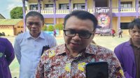 dr aulia rahman Bupati Kukar dr. Aulia Rahman Basri didampingi Rektor Unikarta Prof. Ince Raden. (M. As'ari/Lingkar Kaltim)
