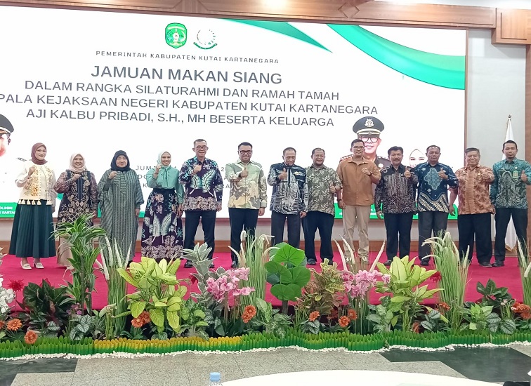 Sambutan Pemkab Kukar untuk Kepala Kejari yang baru, Aji Kalbu Pribadi di Pendopo Bupati Kukar pada Jumat (14/8/2026).