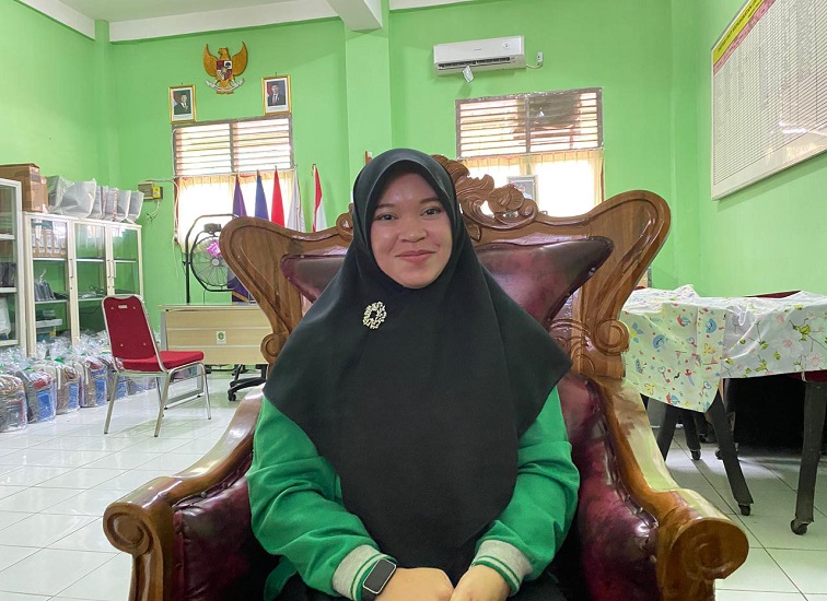 Kepala SDN 011 Tenggarong, Jumaiti Sabri. (Far/Lingkarkaltim)