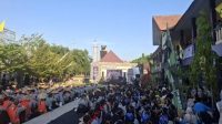 kuliah Suasana hari terakhir PKKMB di lapangan parkir Masjid Al Hijrah Unikarta Tenggarong. (M. As'ari/Lingkarkaltim)