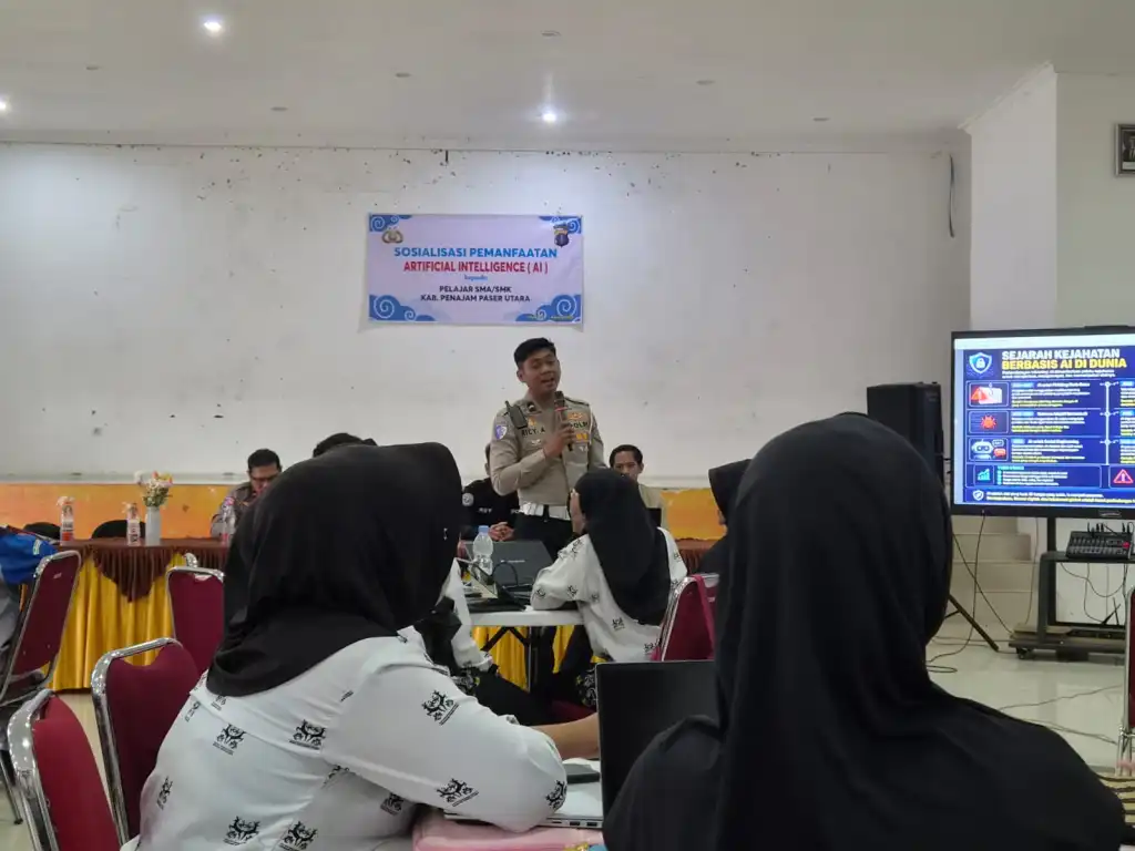 Satlantas Polres PPU melakukan edukasi pelajar di SMK Negeri 2 Penajam, Selasa (18/8/2026).(Dok.Humas Polda Kaltim)